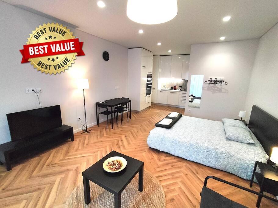 Heart Of The City Suites - A Вила-Нова-ди-Гая Экстерьер фото