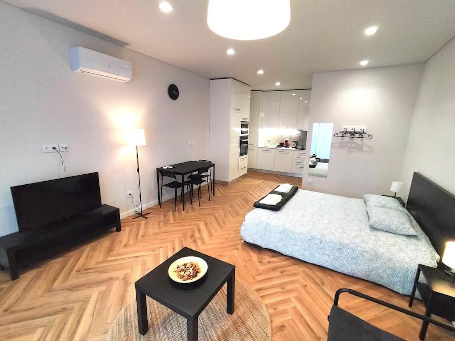 Heart Of The City Suites - A Вила-Нова-ди-Гая Экстерьер фото